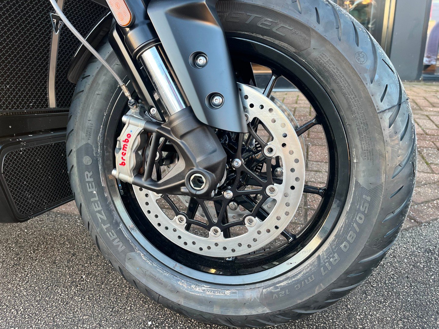 Triumph ROCKET 3 STORM R