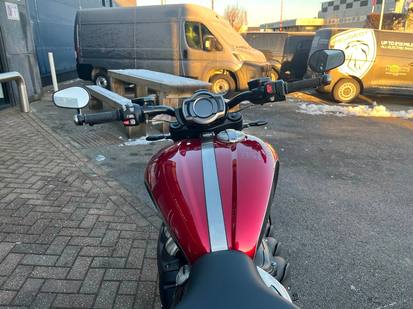 Triumph ROCKET 3 STORM R