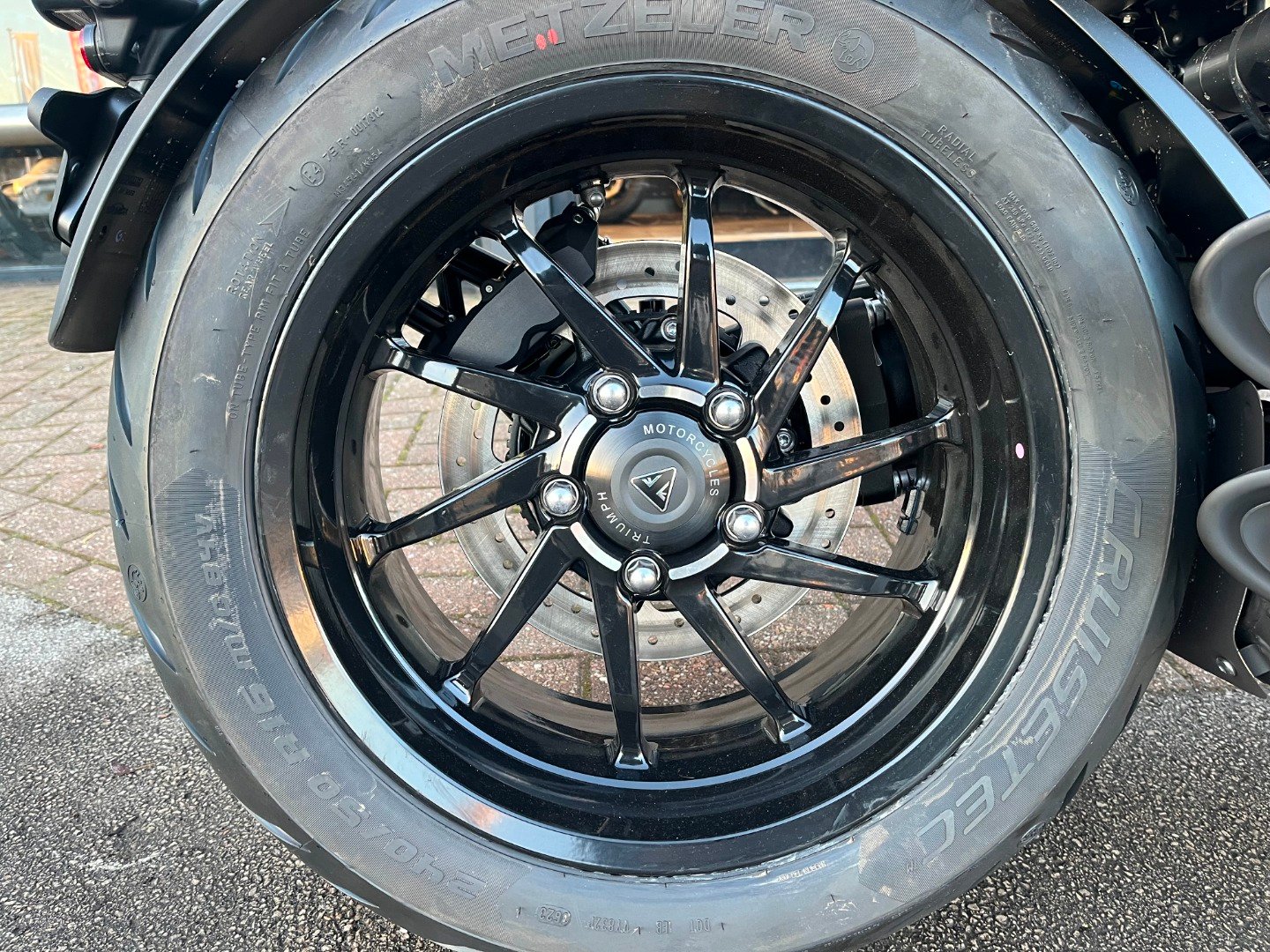 Triumph ROCKET 3 STORM R