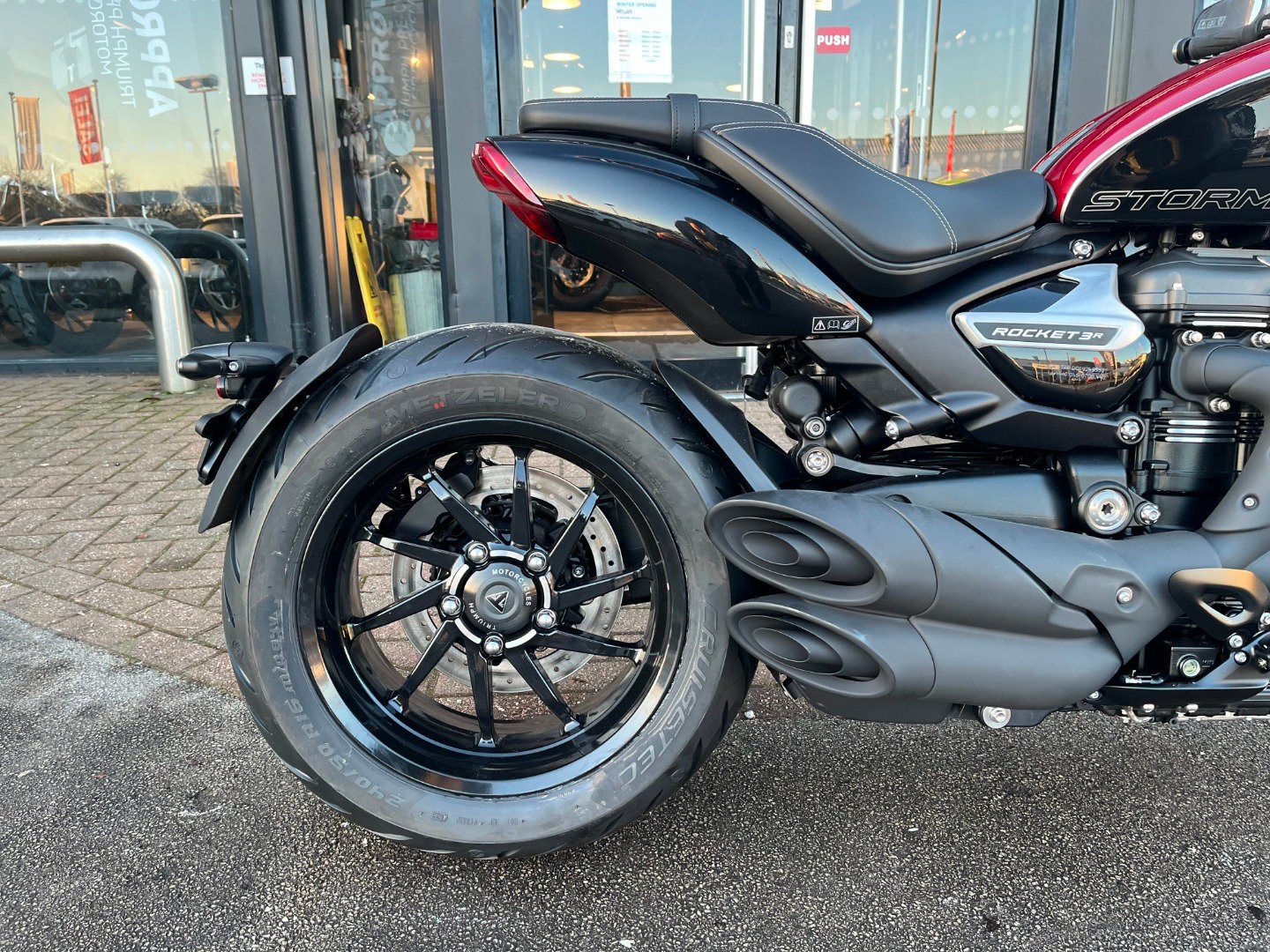 Triumph ROCKET 3 STORM R