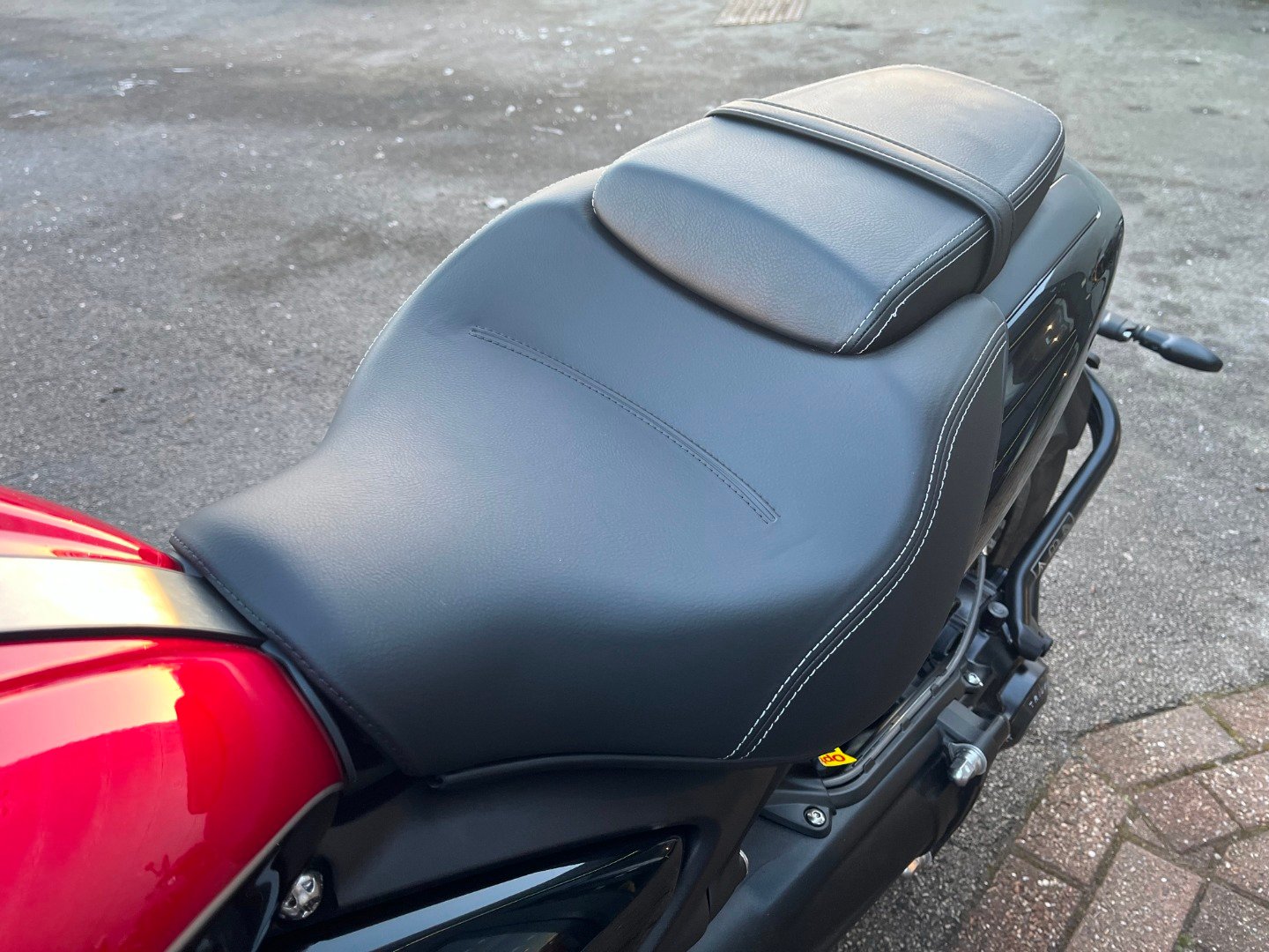 Triumph ROCKET 3 STORM R