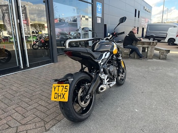 Used Triumph TRIDENT 660 2025 for sale - bike-78112409: Photo