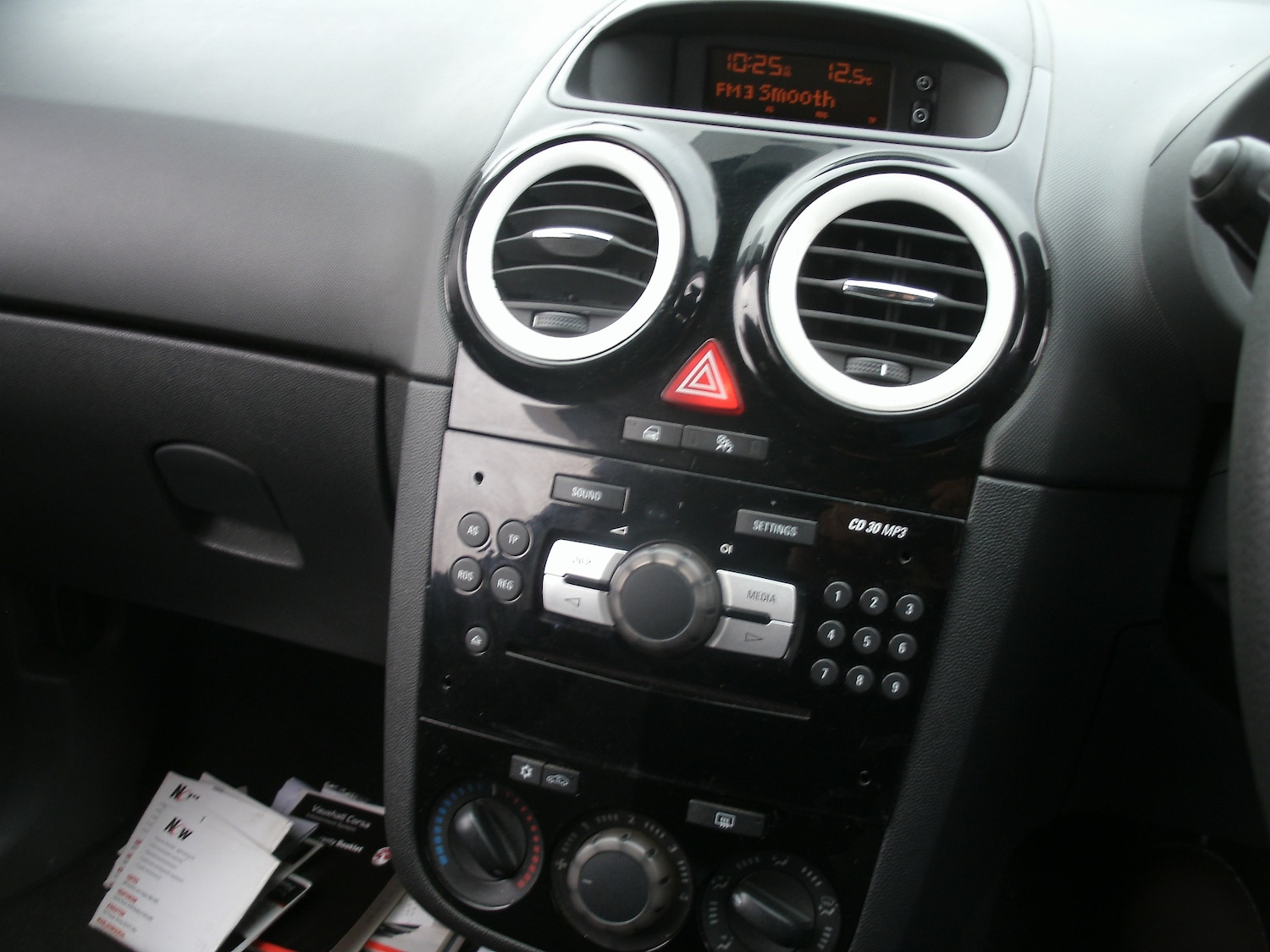 Used Vauxhall Corsa 2014 for sale - 76271610: Photo 9