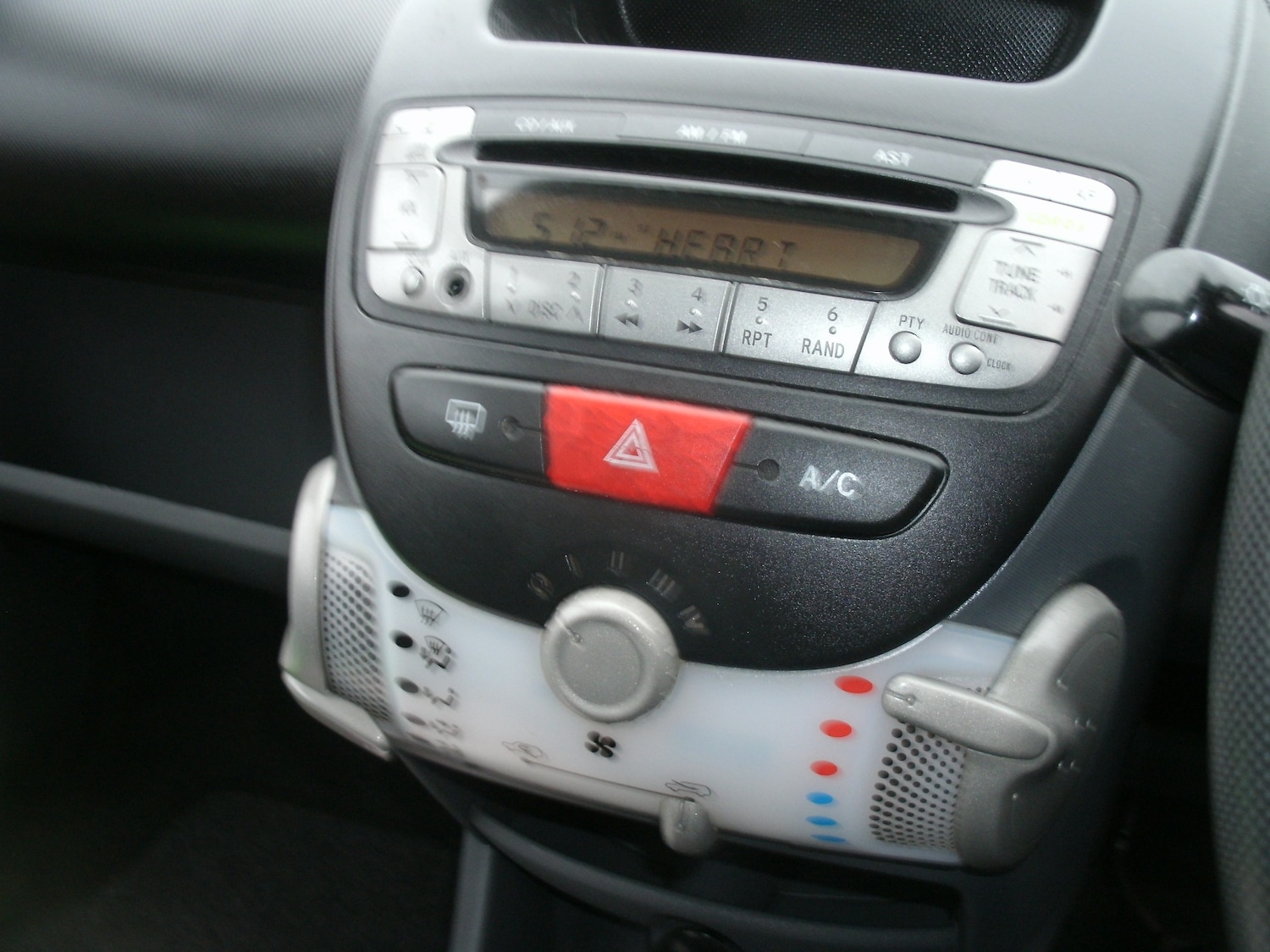 Used Peugeot 107 2009 for sale - 76302944: Photo 8