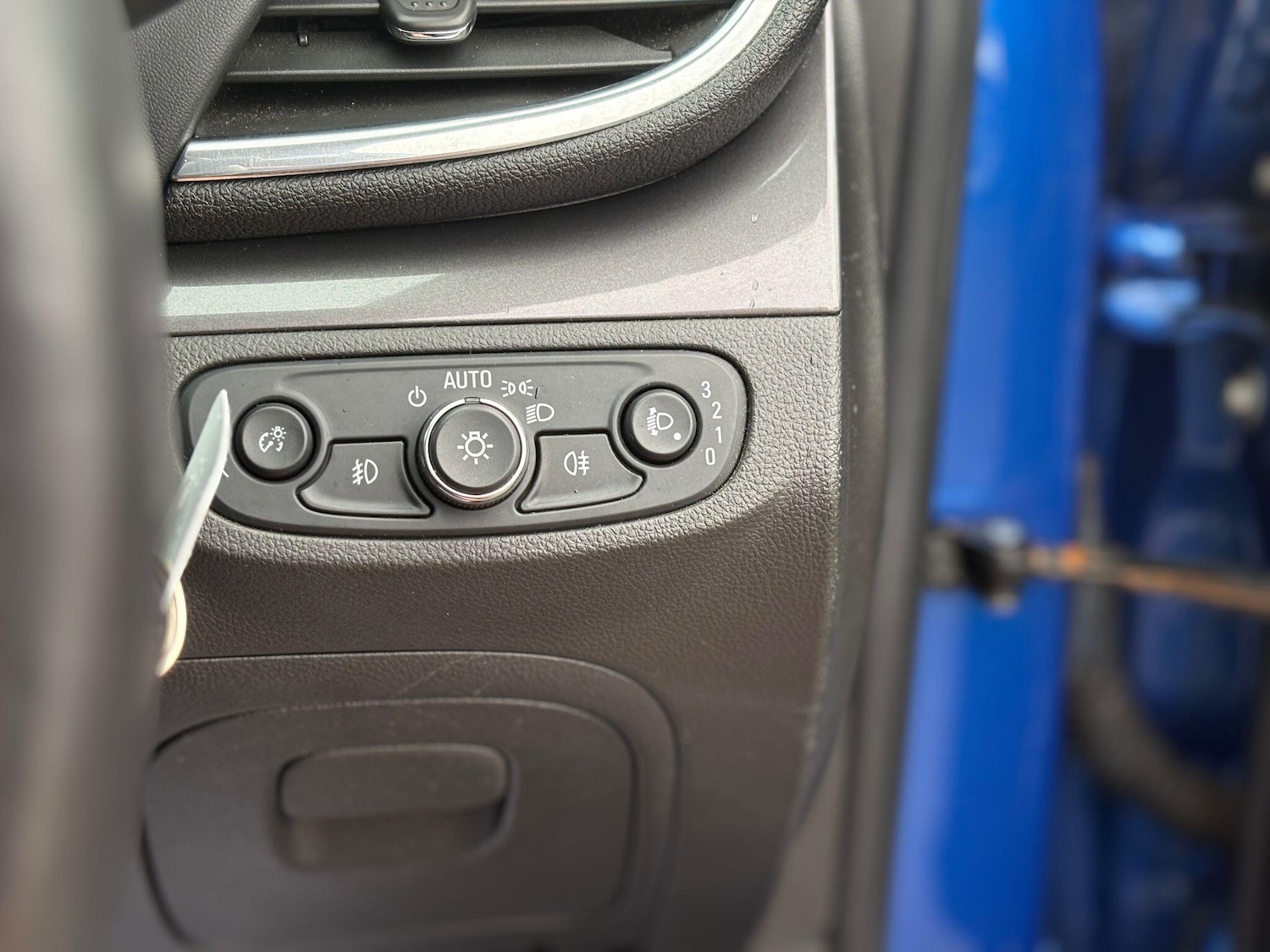 Used Vauxhall Mokka X 2017 for sale - 76159233: Photo 12