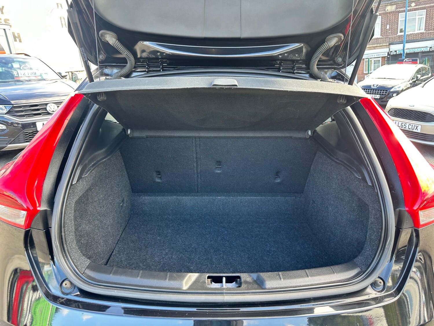 Used Volvo V40 2016 for sale - 76060808: Photo 7