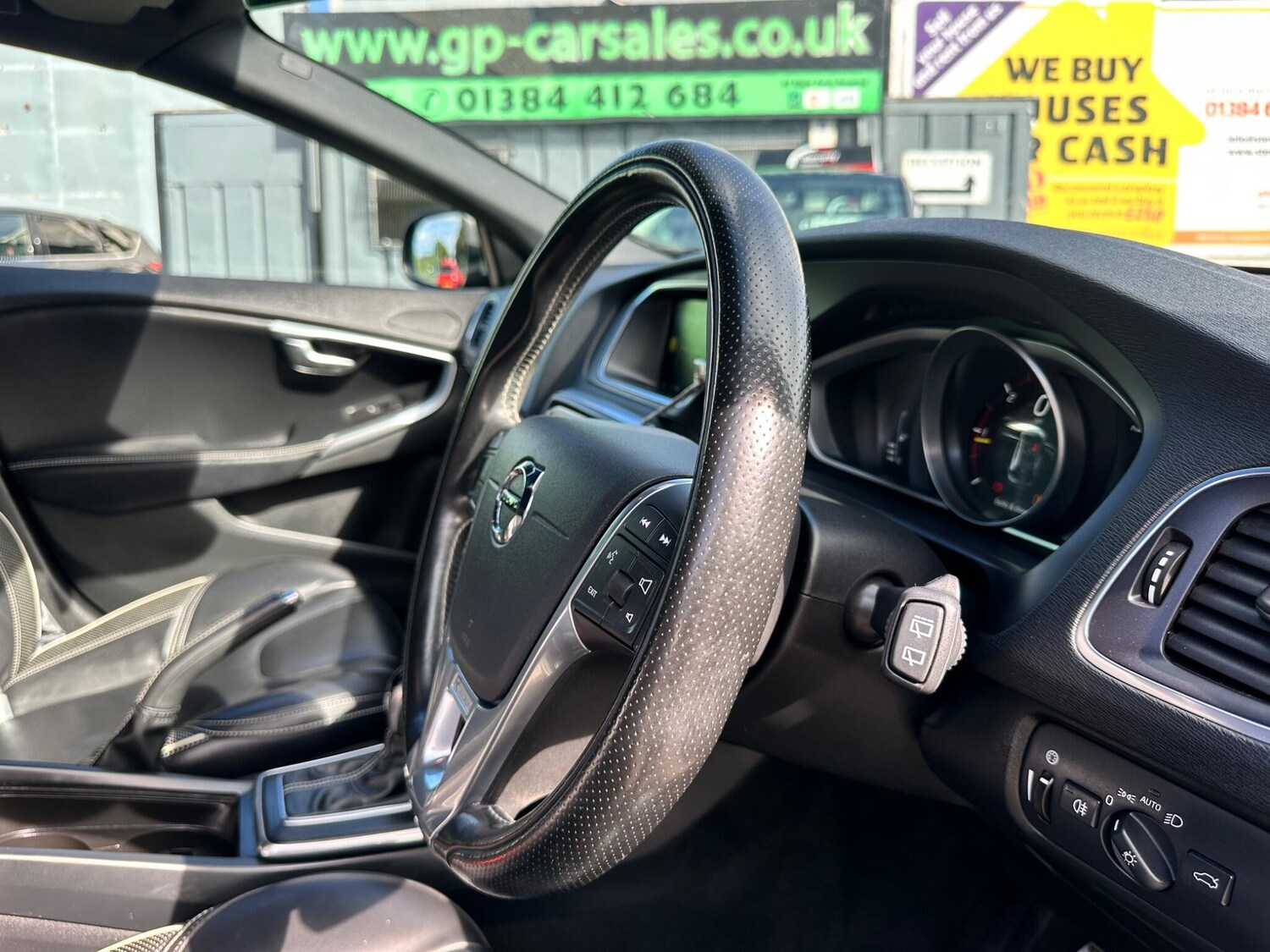 Used Volvo V40 2016 for sale - 76060808: Photo 8