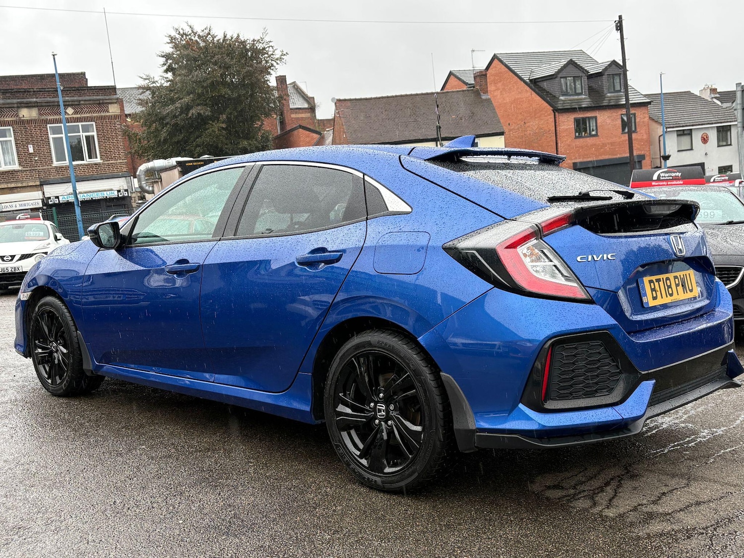 Used Honda Civic 2018 for sale - 76159196: Photo 4