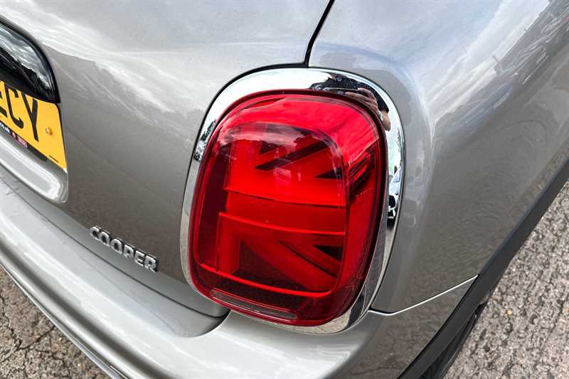 Used MINI Hatch 2019 for sale - 76489480: Photo 32