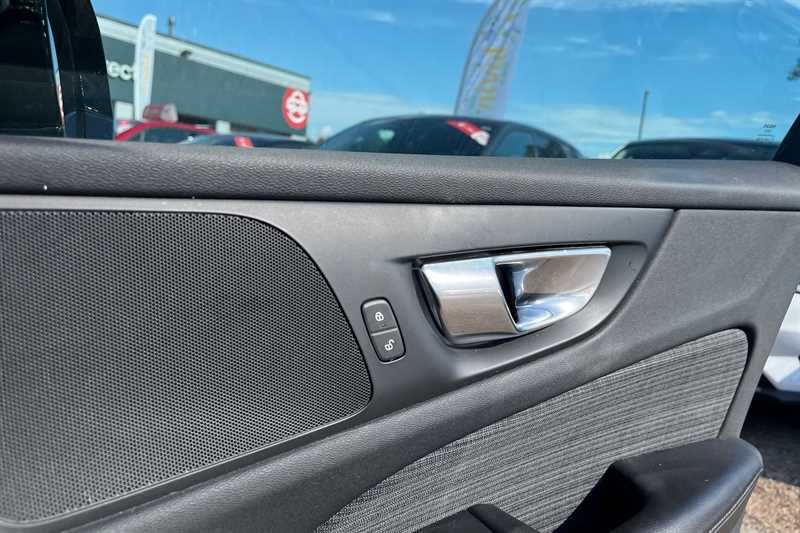 Used Volvo V60 2022 for sale - 76113643: Photo 39
