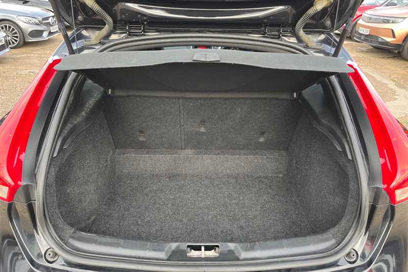 Used Volvo V40 2019 for sale - 76516773: Photo 25