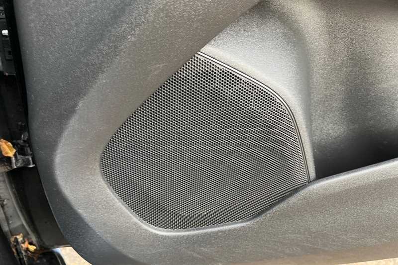 Used Volvo V40 2019 for sale - 76516773: Photo 27