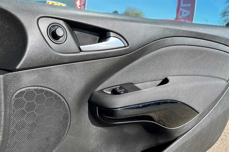 Used Vauxhall ADAM 2015 for sale - 77944245: Photo 16