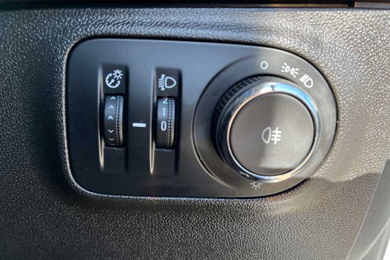 Used Vauxhall ADAM 2015 for sale - 77944245: Photo 37