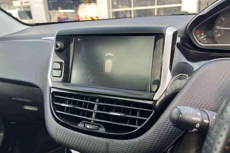 Used Peugeot 208 2018 for sale - 76489319: Photo 19