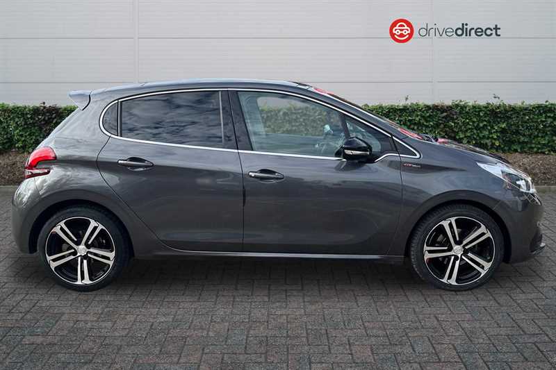 Used Peugeot 208 2018 for sale - 76489319: Photo 2