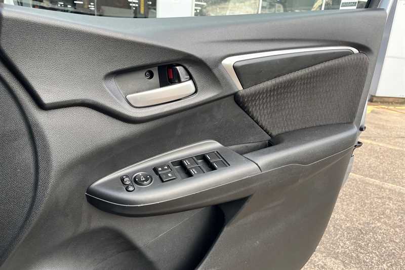 Used Honda Jazz 2019 for sale - 76790550: Photo 16