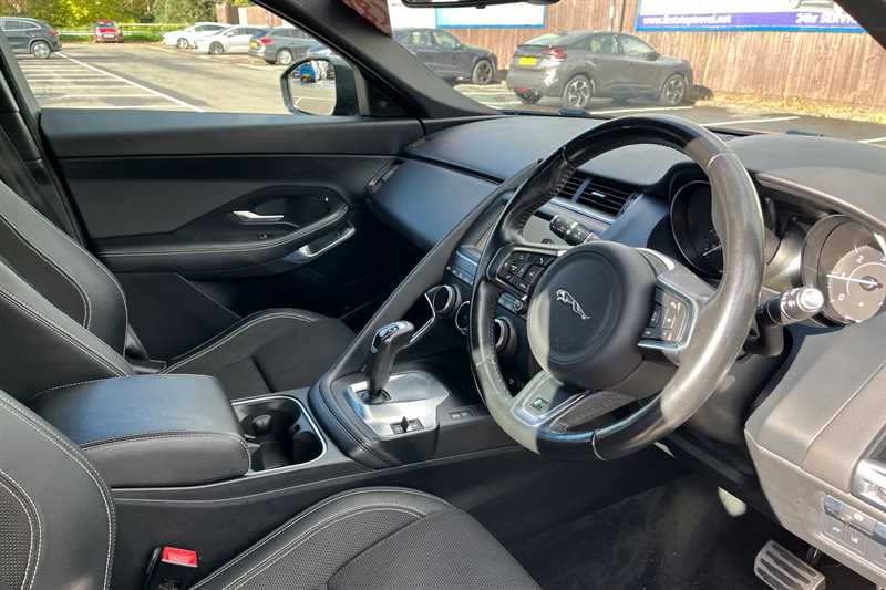 Used Jaguar E-Pace 2018 for sale - 76529869: Photo 13