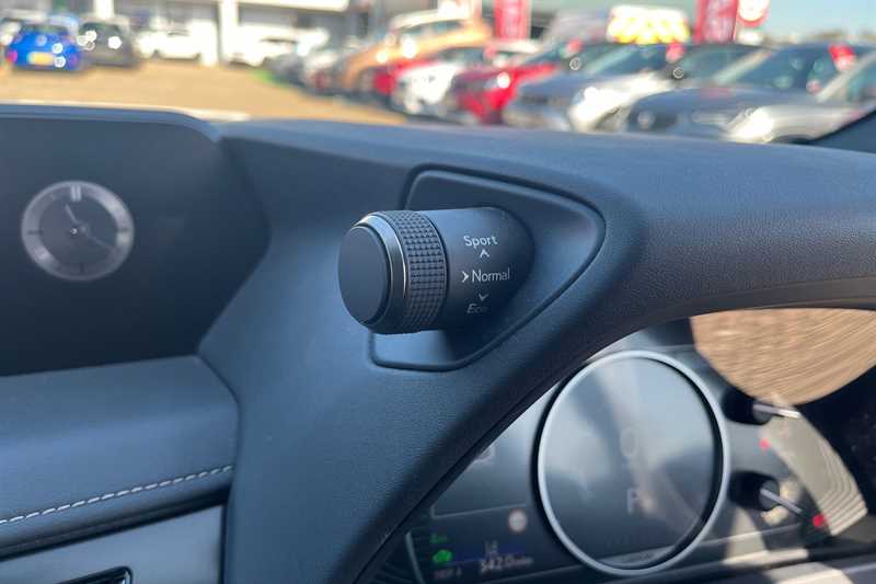 Used Lexus UX 2022 for sale - 77788255: Photo 40