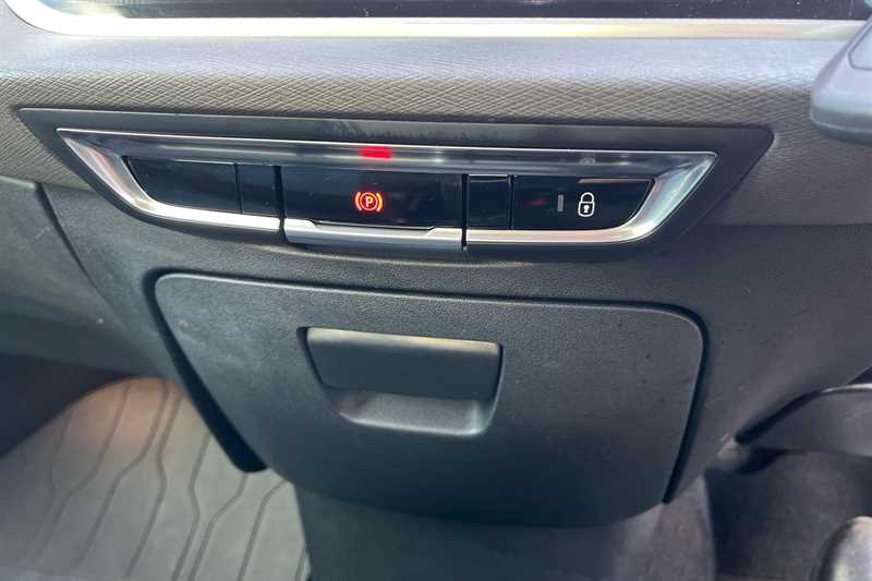 Used Citroen C4 2018 for sale - 76563957: Photo 38