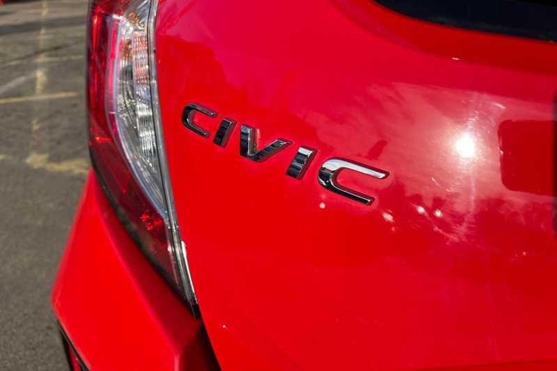 Used Honda Civic 2019 for sale - 76944759: Photo 30