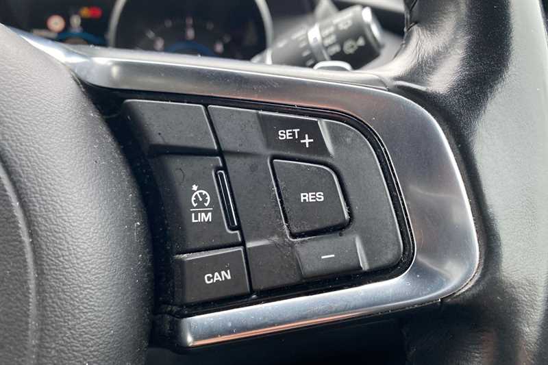 Used Jaguar F-Pace 2017 for sale - 76930898: Photo 22