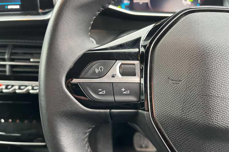 Used Peugeot E-208 2022 for sale - 76329394: Photo 21