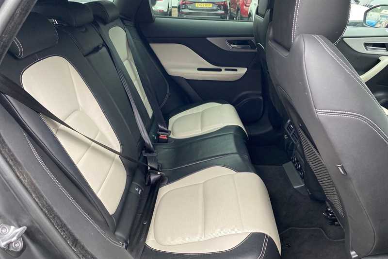 Used Jaguar F-Pace 2017 for sale - 76286551: Photo 24