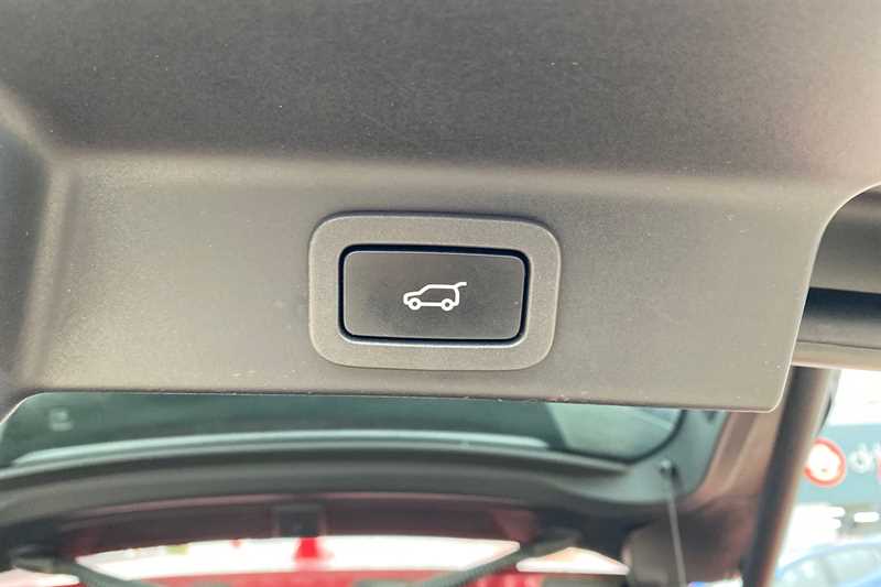 Used Jaguar F-Pace 2017 for sale - 76286551: Photo 38