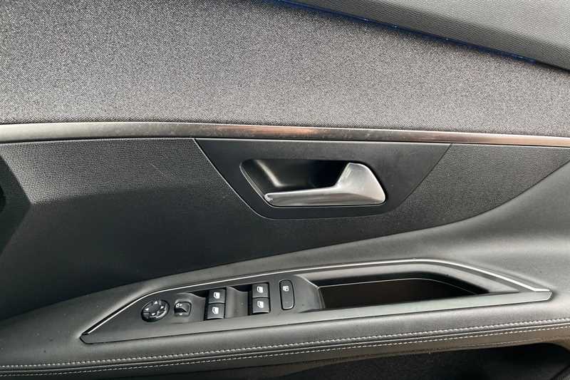 Used Peugeot 3008 2020 for sale - 77335199: Photo 16