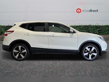 Used Nissan Qashqai 2015 for sale - 76524687: Photo