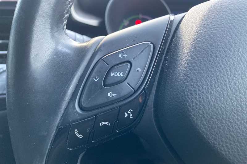 Used Toyota C-HR 2018 for sale - 77811960: Photo 21