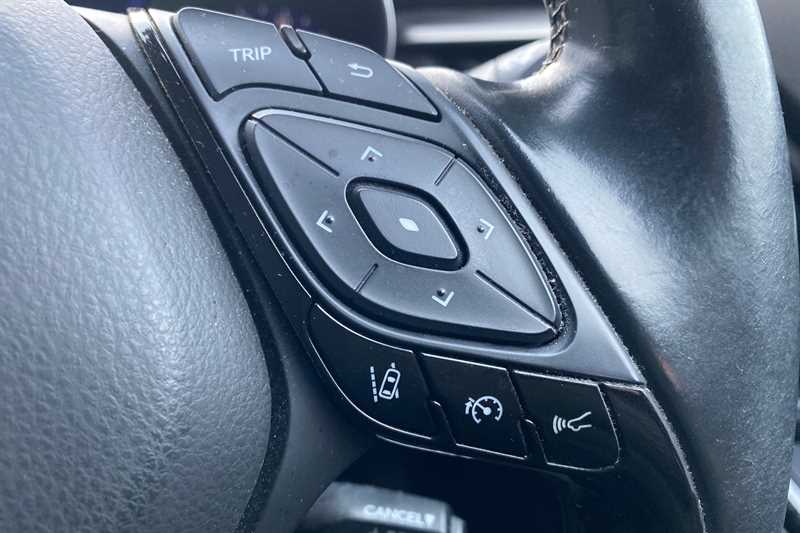 Used Toyota C-HR 2018 for sale - 77811960: Photo 22