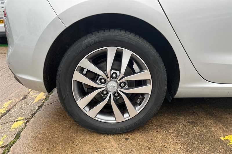 Used Hyundai i30 2018 for sale - 76530708: Photo 12