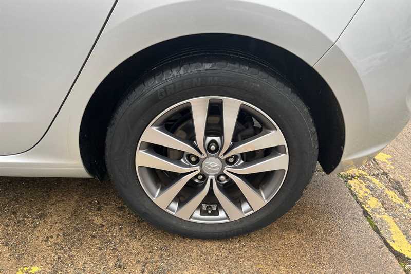 Used Hyundai i30 2018 for sale - 76530708: Photo 9