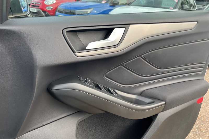 Used Ford Focus 2023 for sale - 76140623: Photo 16