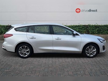 Used Ford Focus 2023 for sale - 76140623: Photo 2