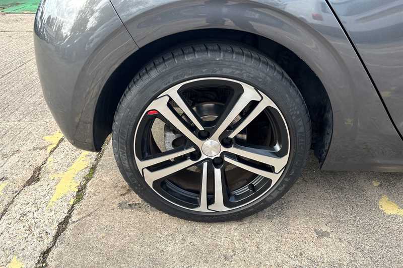 Used Peugeot 208 2018 for sale - 76351811: Photo 11