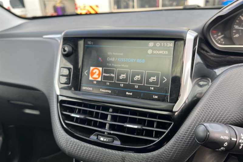 Used Peugeot 208 2018 for sale - 76351811: Photo 17