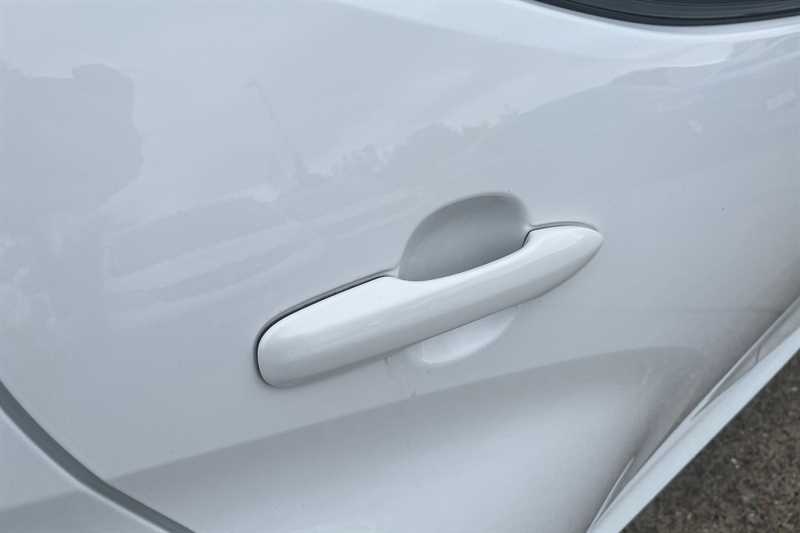 Used Toyota Yaris 2023 for sale - 76529332: Photo 33