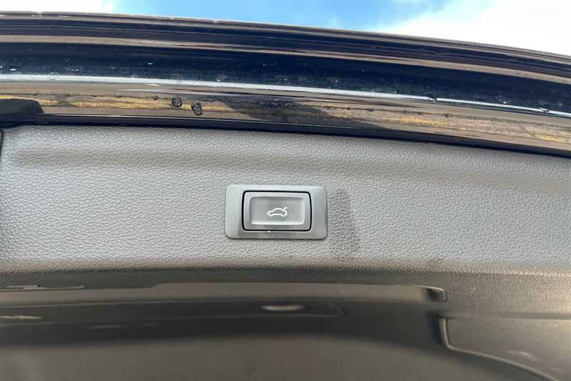 Used Audi Q3 2019 for sale - 76530000: Photo 38