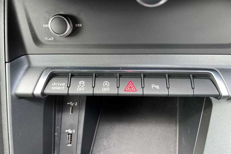 Used Audi Q3 2019 for sale - 76530000: Photo 39