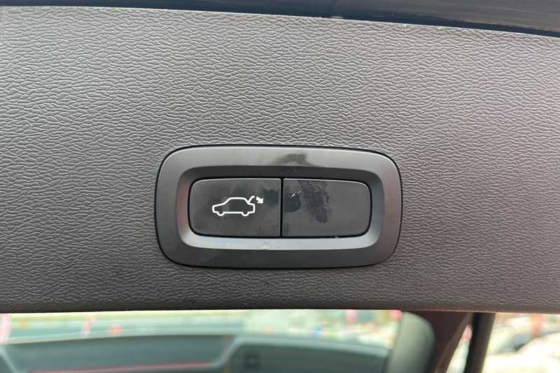 Used Volvo XC40 2021 for sale - 77561943: Photo 38