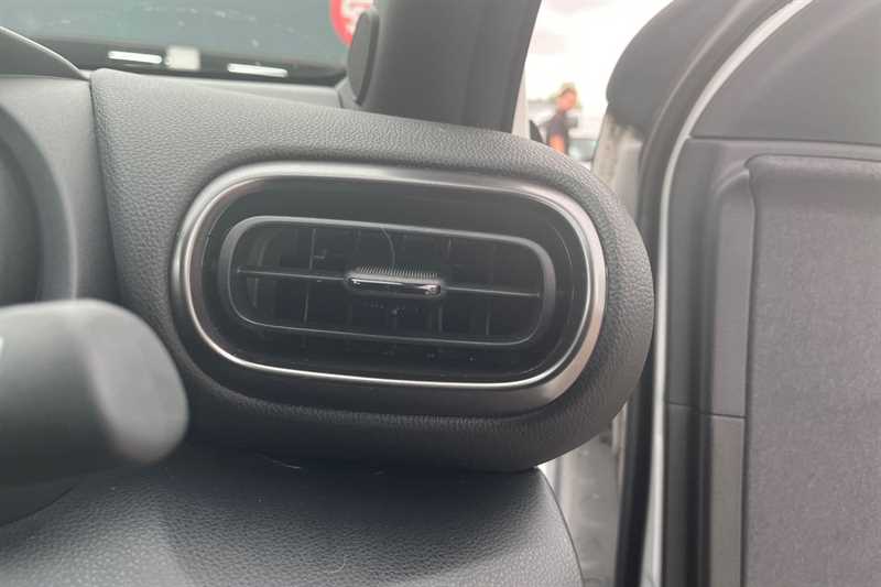 Used Toyota Yaris 2023 for sale - 76463496: Photo 36