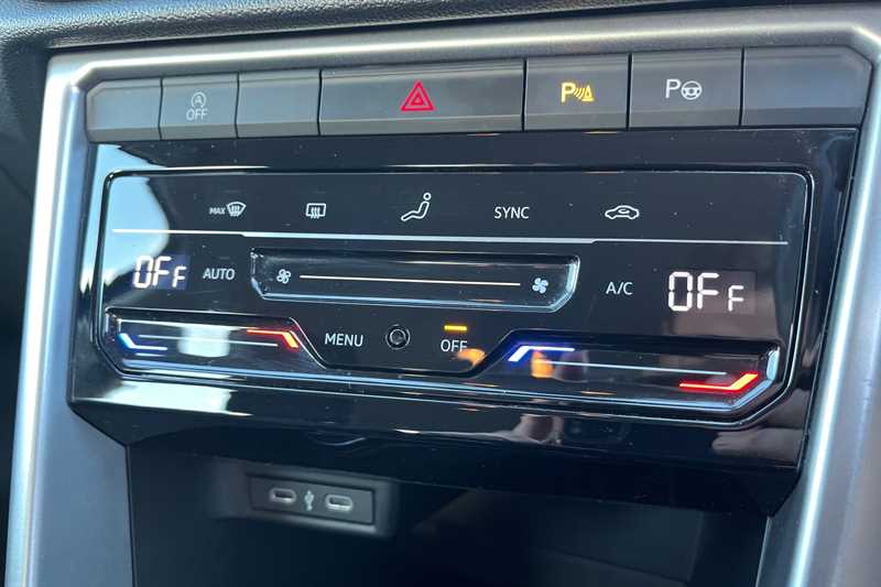 Used Volkswagen T-Roc 2024 for sale - 77486243: Photo 15