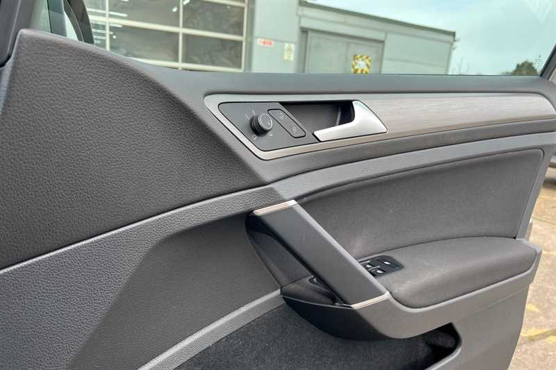 Used Volkswagen Golf 2016 for sale - 77886672: Photo 16