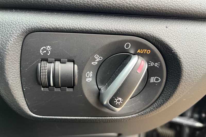 Used Audi Q3 2017 for sale - 77232439: Photo 37