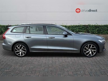 Used Volvo V60 2020 for sale - 76124985: Photo 2