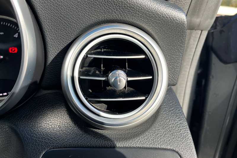 Used Mercedes-Benz C Class 2018 for sale - 76756782: Photo 36