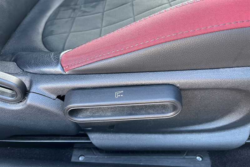 Used MINI Hatch 2018 for sale - 77894716: Photo 26